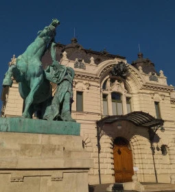 Magyar Királyi Lovarda és Csikós Udvar