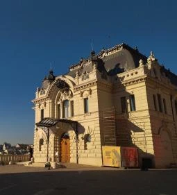 Magyar Királyi Lovarda és Csikós Udvar