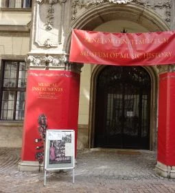 Zenetörténeti Múzeum