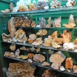 Magyarországi Kalcitkristályok Színes Világa, Fertőrákos - 