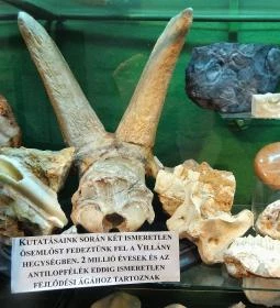 Magyarországi Kalcitkristályok Színes Világa