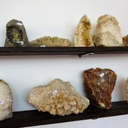 Magyarországi Kalcitkristályok Színes Világa, Fertőrákos - 