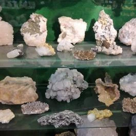 Magyarországi Kalcitkristályok Színes Világa, Fertőrákos - 