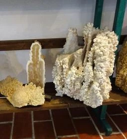 Magyarországi Kalcitkristályok Színes Világa