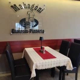 Mahagóni Étterem, Tata - Belső