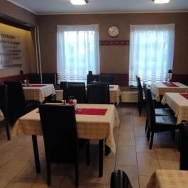 Mahagóni Étterem, Tata - Belső