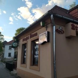 Mahagóni Étterem, Tata - Külső kép