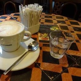 Mai Manó Kávézó Budapest - Étel/ital