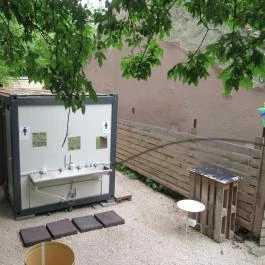 Majomhoz, Budapest - Egyéb