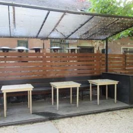 Majomhoz, Budapest - Belső