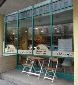 Kis Major Reggeliző, Kávézó