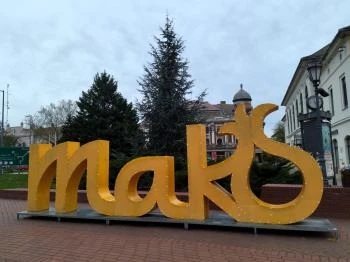 Makó felirat (szelfipont) Makó