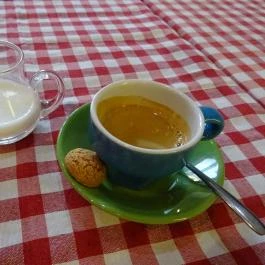 Málna Bár Budapest - Étel/ital