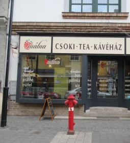 Málna Csoki- Tea- Kávéház