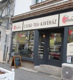 Málna Csoki- Tea- Kávéház