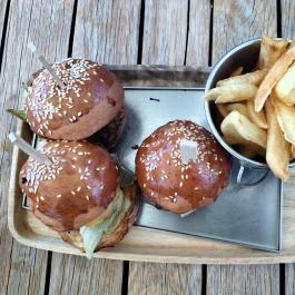 Malom & Kacsa - Bisztró, Kávézó & Rendezvényház Tata - Étel/ital