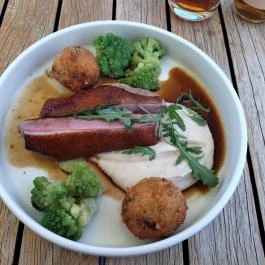 Malom & Kacsa - Bisztró, Kávézó & Rendezvényház Tata - Étel/ital