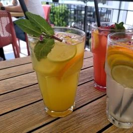 Malom & Kacsa - Bisztró, Kávézó & Rendezvényház Tata - Étel/ital