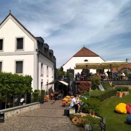 Malom & Kacsa - Bisztró, Kávézó & Rendezvényház Tata - Külső kép