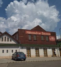 Malomudvar Étterem, Cukrászda , Panzió & Rendezvényház