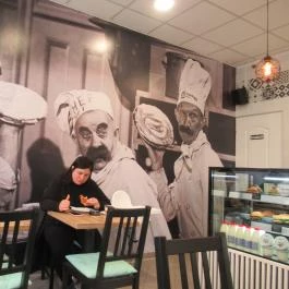 Manfréd Pékség, Budapest - Egyéb