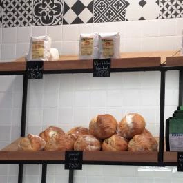 Manfréd Pékség, Budapest - Egyéb