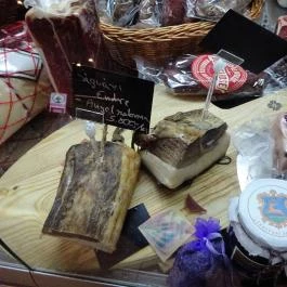 Mangalica Mennyország - Klauzál téri Vásárcsarnok Budapest - Étel/ital