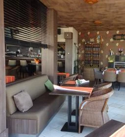 Mango Restaurant & Cafe