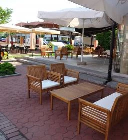 Mango Restaurant & Cafe