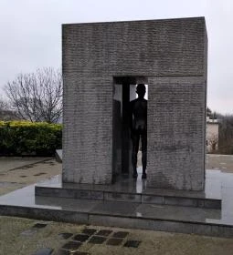 Mansfeld Péter szobra