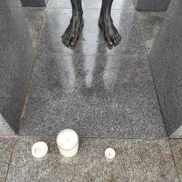 Mansfeld Péter szobra, Budapest - Egyéb