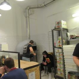 Manu+, Budapest - Belső