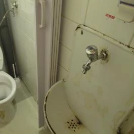 Manu+, Budapest - Mosdó