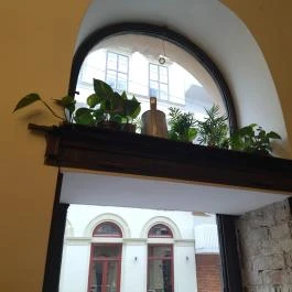 Manu+ Budapest - Belső