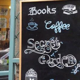 Massolit Books & Café Budapest - Egyéb