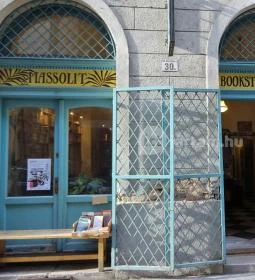 Massolit Books & Café