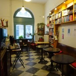 Massolit Books & Café Budapest - Belső
