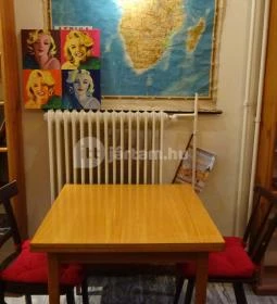 Massolit Books & Café