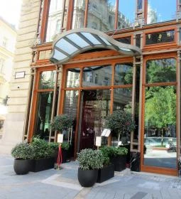 Matild Café & Cabaret