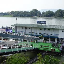 Matróz Bárka Étterem, Vác - Külső kép