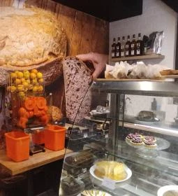 Mátyás Pékség by Lisboa