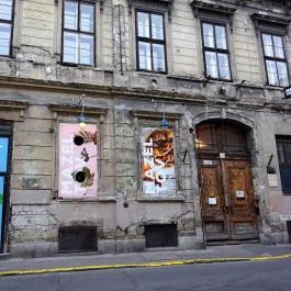 Mazel Tov Budapest - Külső kép