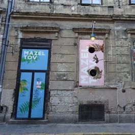 Mazel Tov Budapest - Külső kép