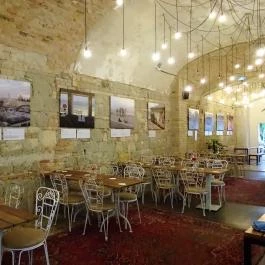 Mazel Tov Budapest - Belső