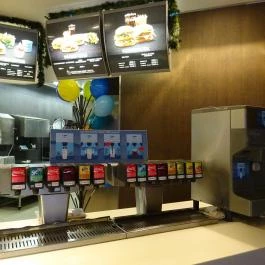 McDonald's, Bábolna - Étel/ital