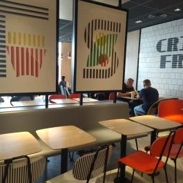 McDonald's - Boráros tér Budapest - Belső