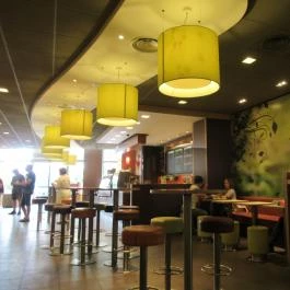 McDonald's - Boráros tér Budapest - Belső