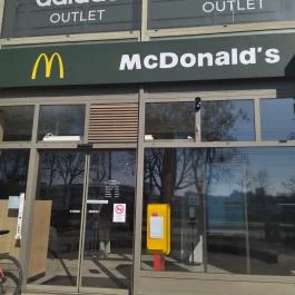 McDonald's - Boráros tér Budapest - Külső kép