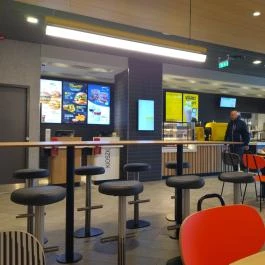 McDonald's - Boráros tér Budapest - Belső