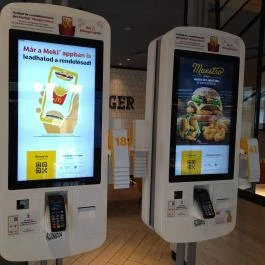 McDonald's Makó, Makó - Belső